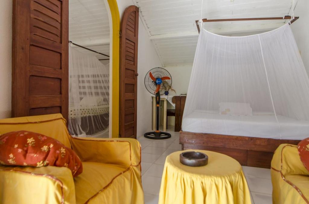 Chez Maggie Hotel & Restaurant Морондава Екстериор снимка