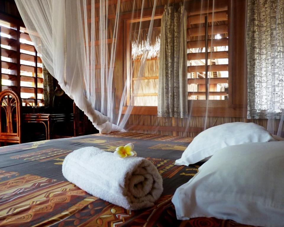 Chez Maggie Hotel & Restaurant Морондава Екстериор снимка